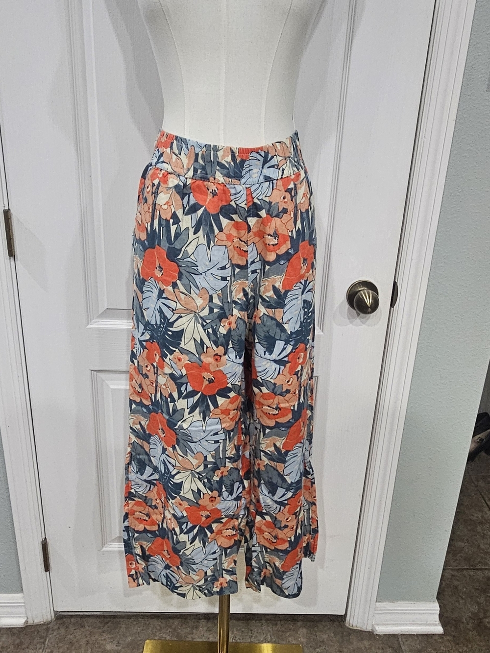 C&C California Blue & Coral Floral Wide-Leg Pants